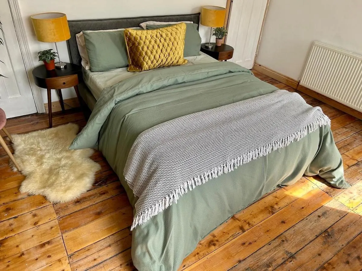 Holiday home Stylish Central House With Parking Cardiff United Kingdom